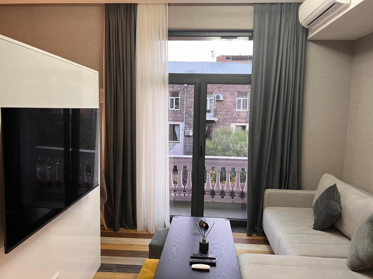 Tumanyan Apartments 耶烈万 外观 照片