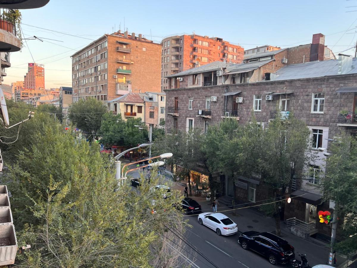 Tumanyan Apartments 耶烈万 外观 照片