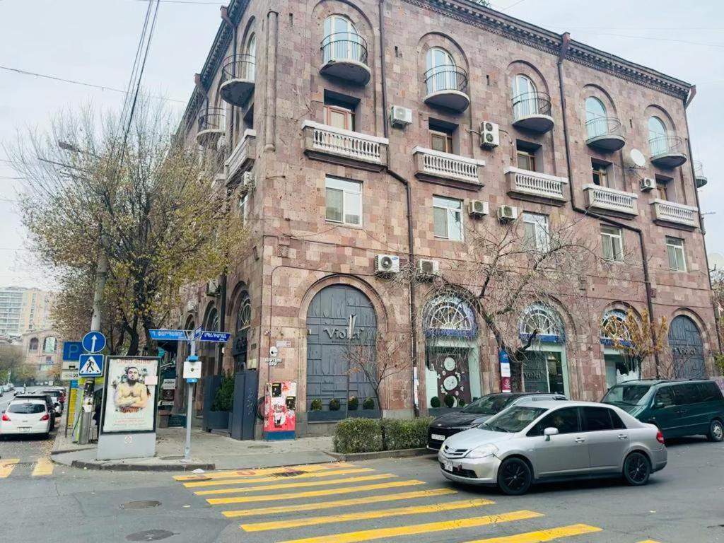 Tumanyan Apartments 耶烈万 外观 照片